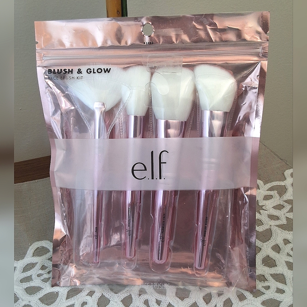 NEW Gift Set,E.l.f. Cosmetic Brushes, Silver&Glass Container+Purse Compact - Picture 3 of 8